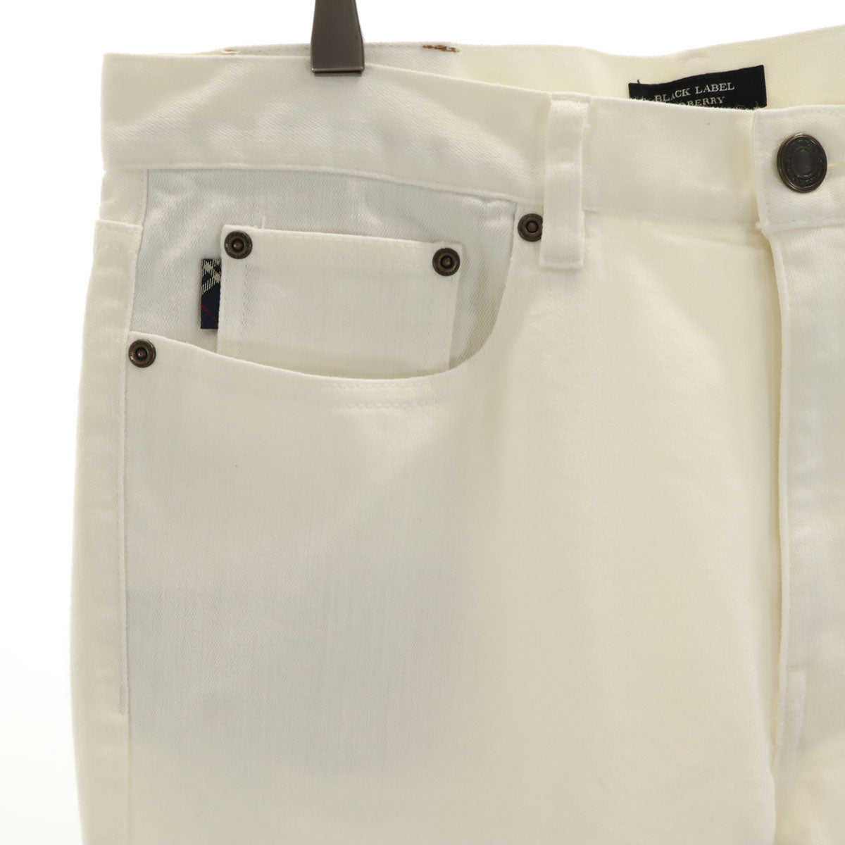 BURBERRY BLACK LABEL バーバリーブラックレーベル 未使用 スリム テーパードパンツ 82 ホワイト 三陽商会 メンズ