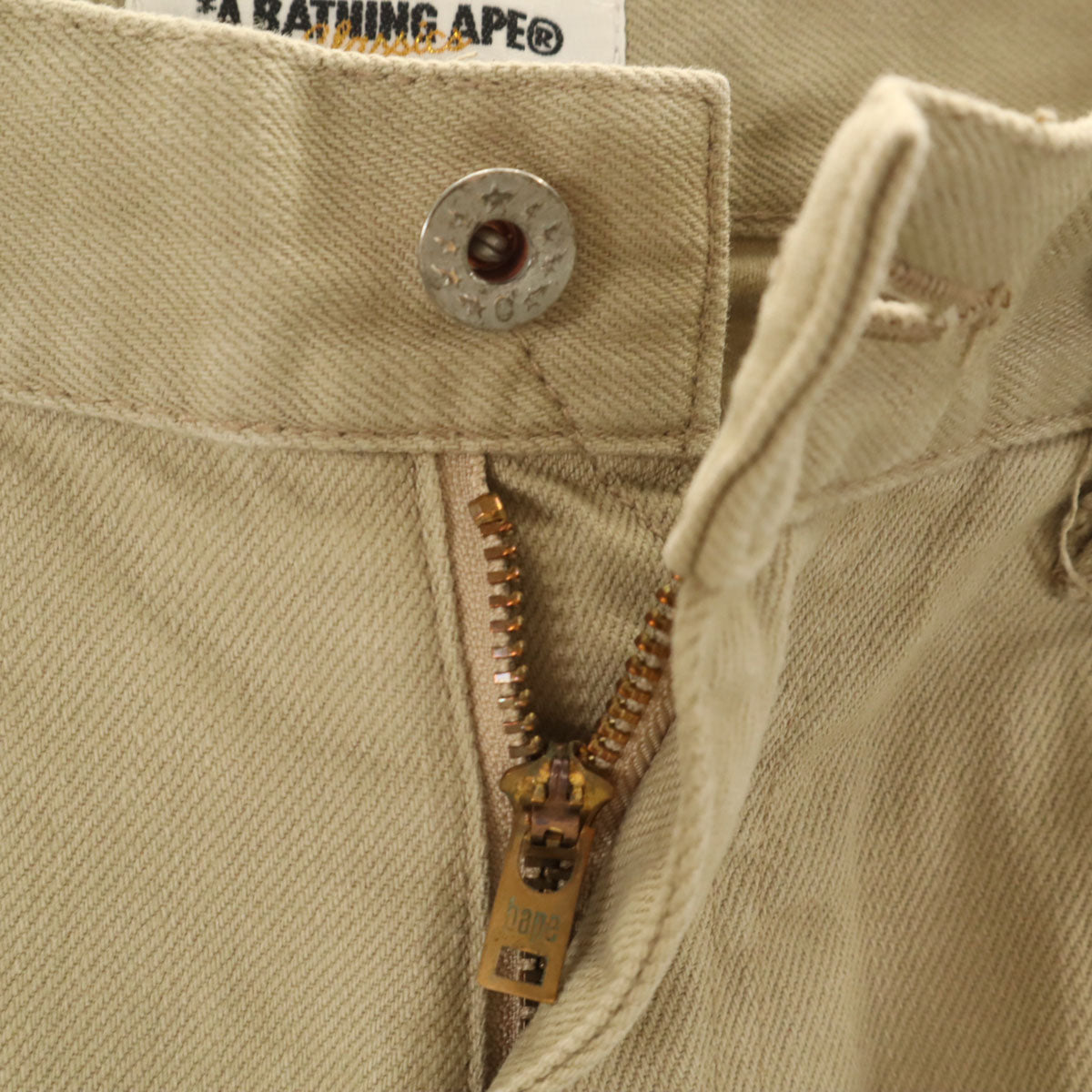A BATHING APE CLASSIC アベイシングエイプ クラシック 日本製 バックプリント ストレートパンツ L ベージュ メンズ