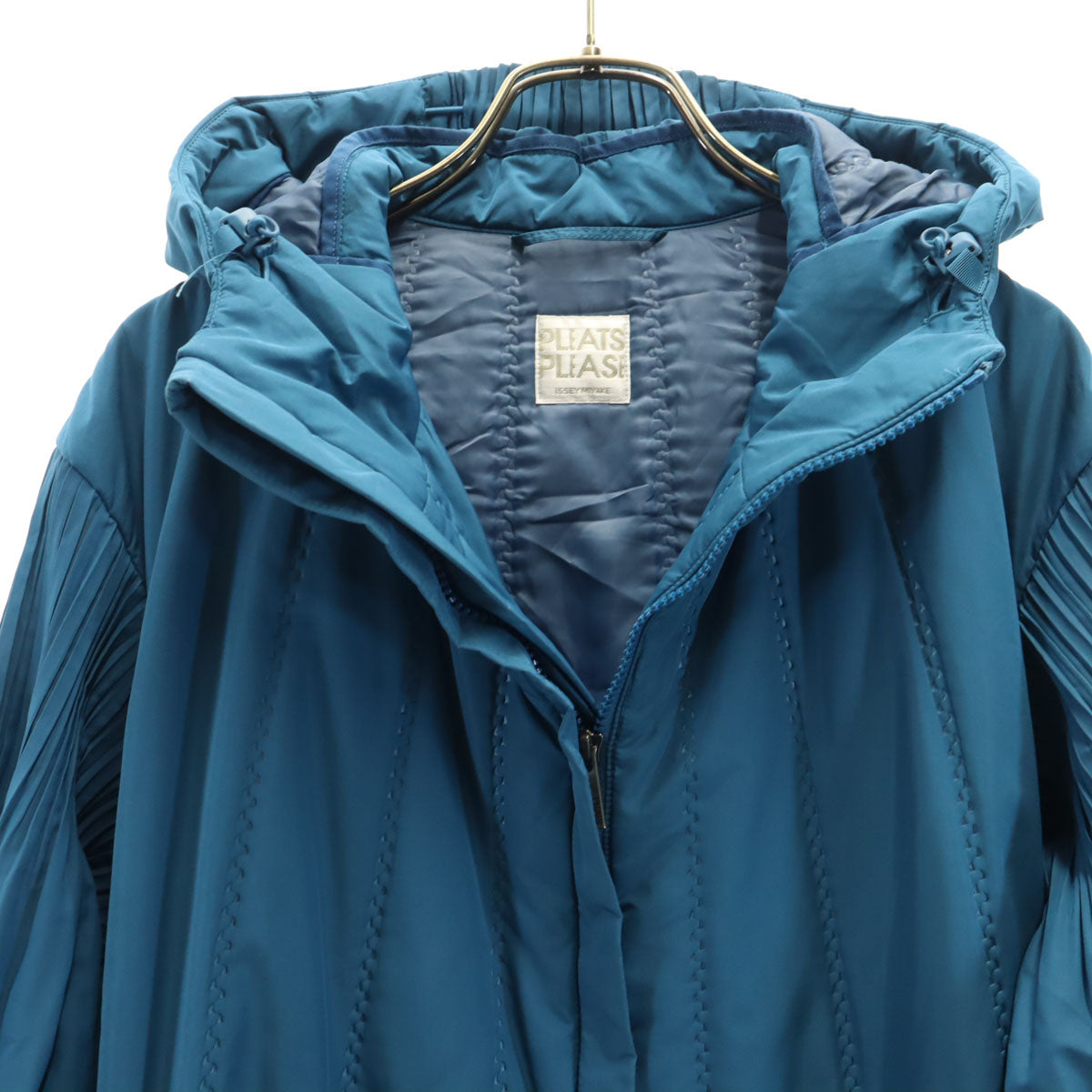 PLEATS PLEASE ISSEY MIYAKE. プリーツプリーズイッセイミヤケ 日本製 中綿コート ブルー系 レディース