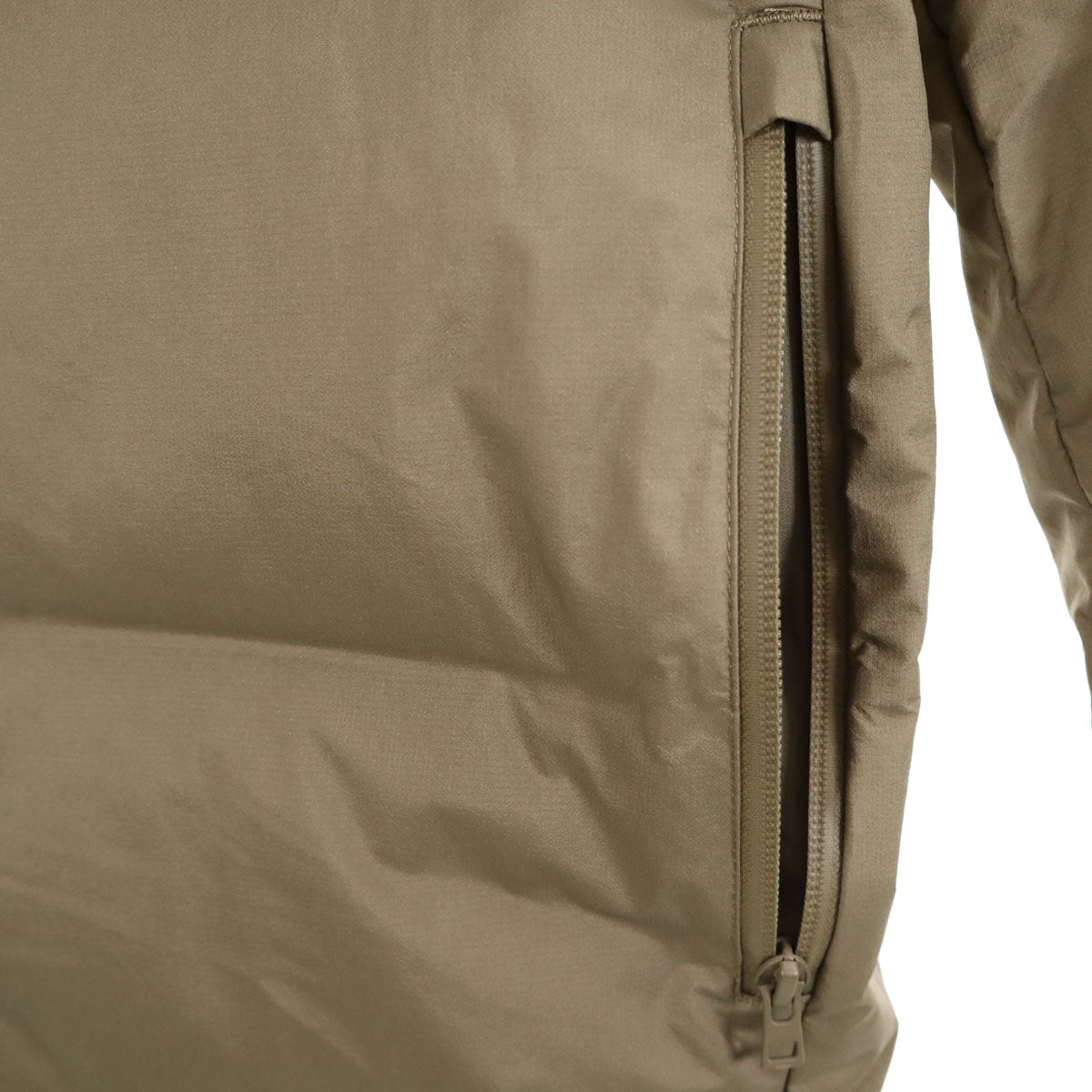 未使用 UNIQLO ユニクロ シームレス ダウンコート L カーキベージュ系 メンズ