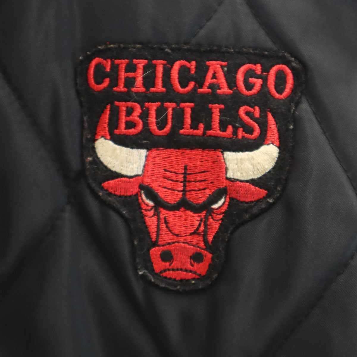 NBA エヌビーエー シカゴ・ブルズ キルティングコート L ブラック CHICAGO BULLS メンズ