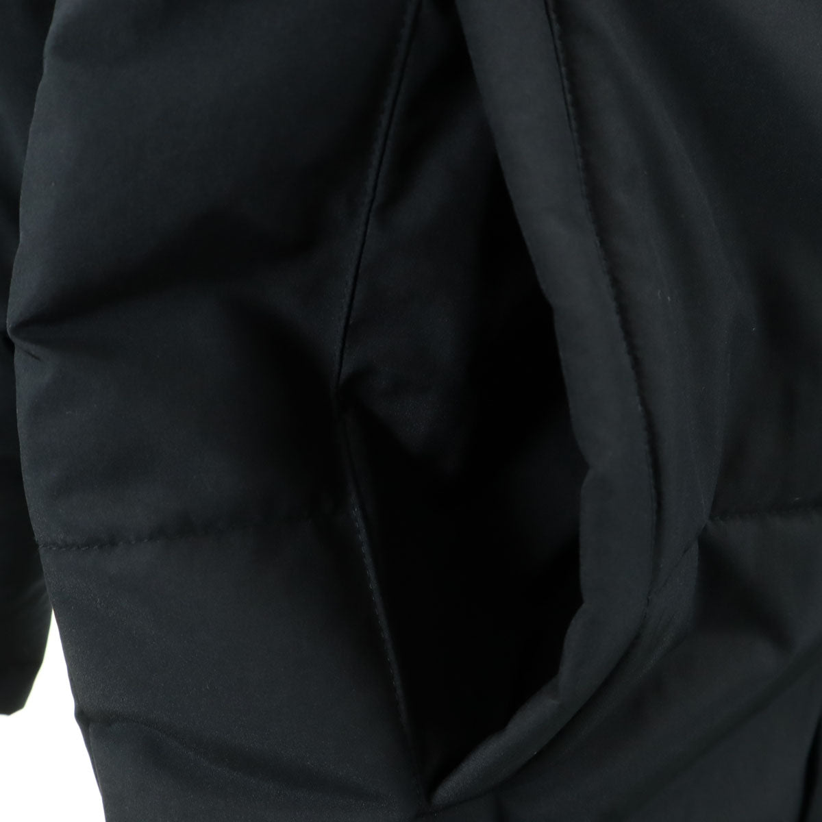 美品 UNDER ARMOUR アンダーアーマー ベンチコート S ブラック 中綿 メンズ