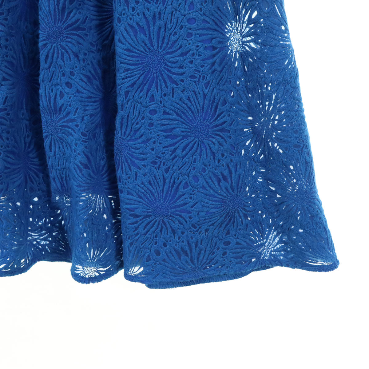 美品 ADORE アドーア 日本製 花柄 刺_ ミモレ丈 フレアスカート 38 ブルー ベルト付 レディース