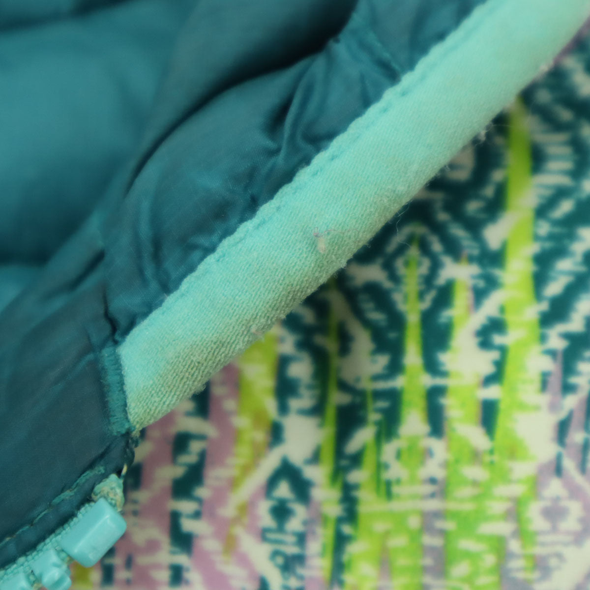 patagonia パタゴニア リバーシブル 総柄 ワンポイントロゴ 長袖 ダウンジャケット グリーン系 品番61371 キッズ