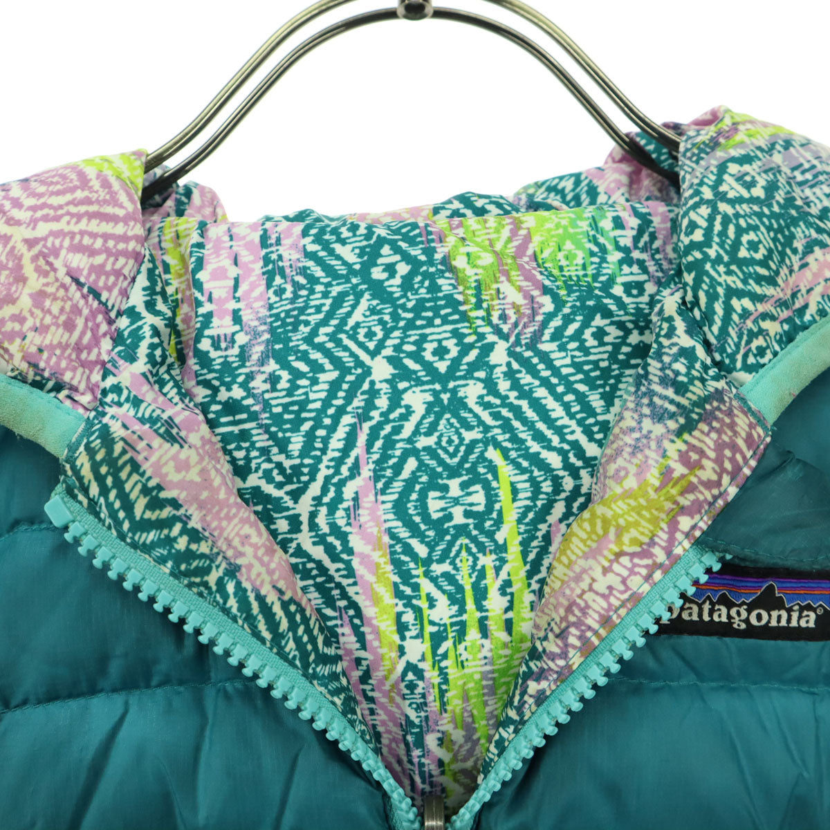 patagonia パタゴニア リバーシブル 総柄 ワンポイントロゴ 長袖 ダウンジャケット グリーン系 品番61371 キッズ