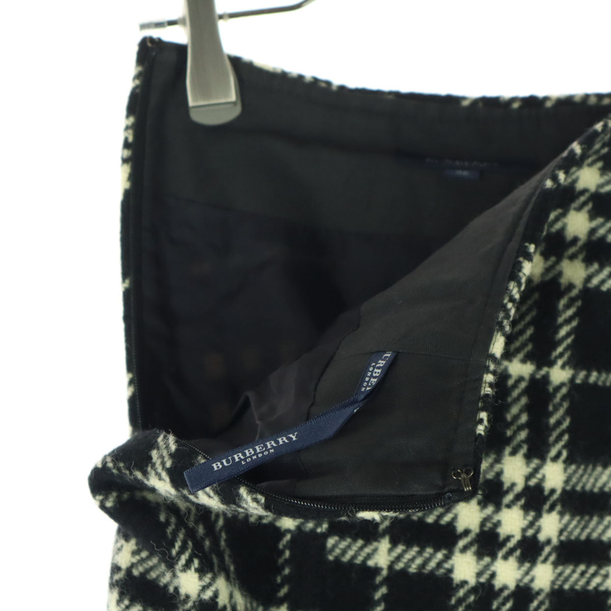 美品 BURBERRY LONDON バーバリーロンドン チェック柄 ミディスカート 38 ブラック系 裾 フリンジ レディース