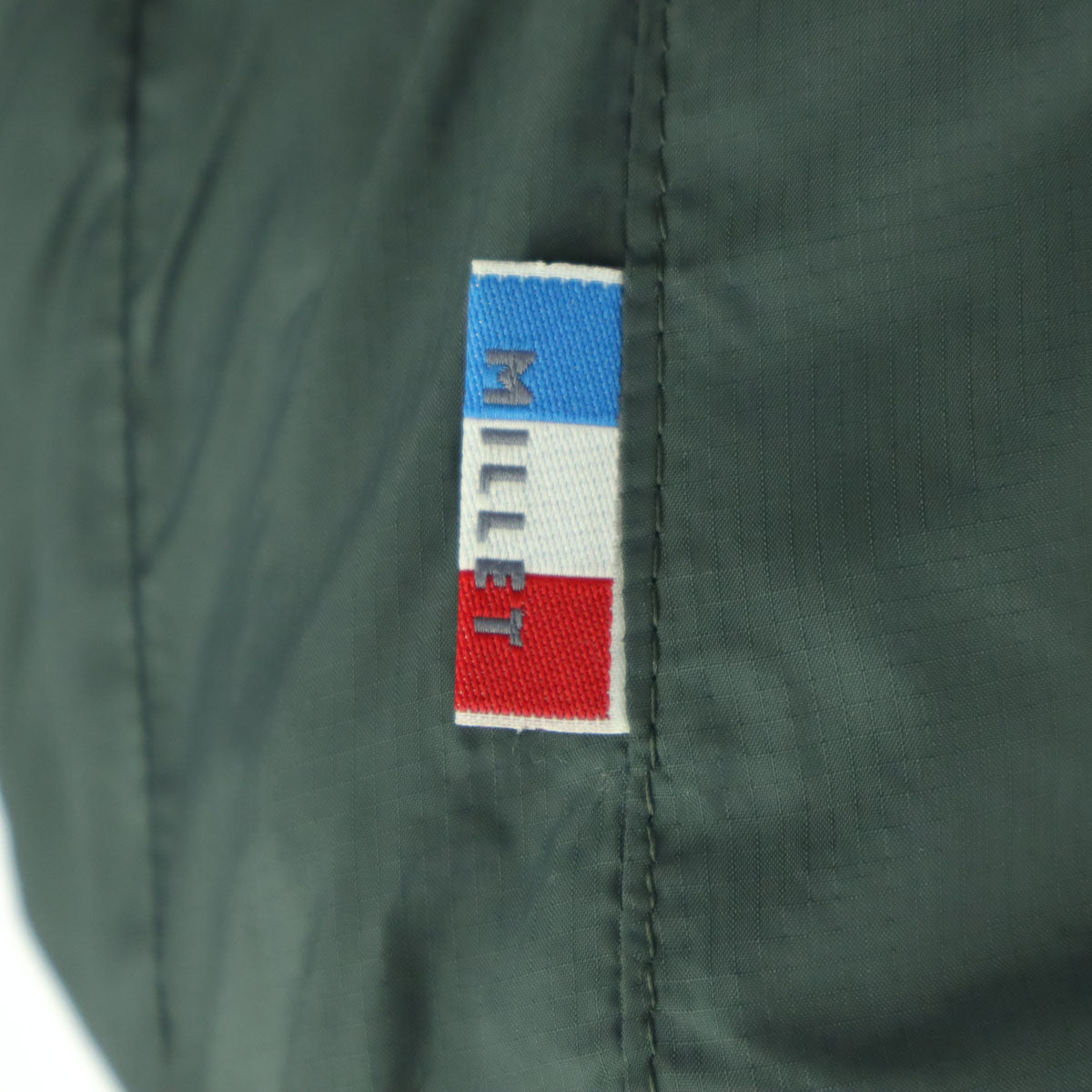 美品 MILLET ミレー ロゴ刺繍 フード付き メッシュ裏地 マウンテンパーカー XL カーキグレー メンズ