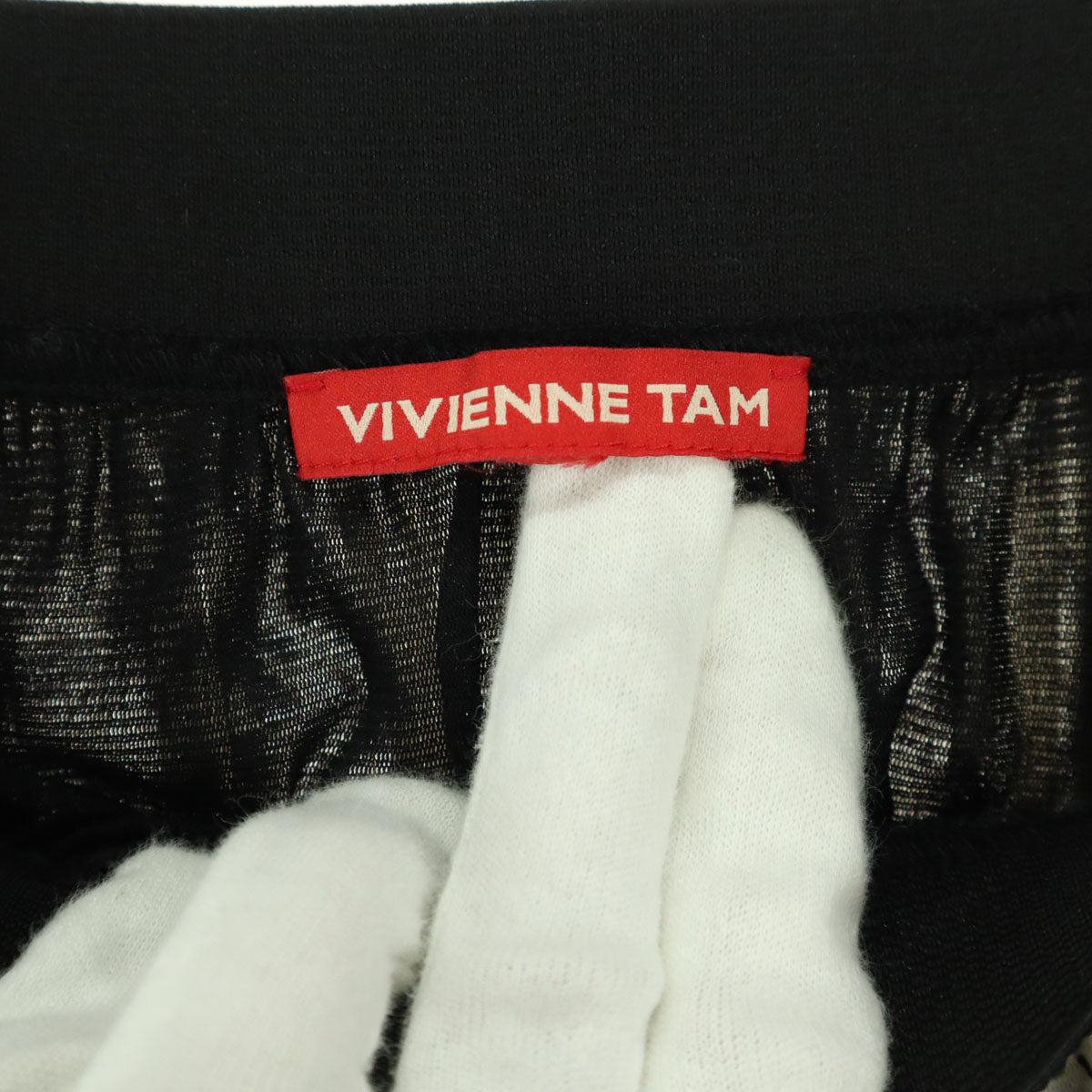 美品 VIVIENNE TAM ヴィヴィアンタム 総柄 花柄 ロング丈 プリーツスカート 40 ブラック レディース