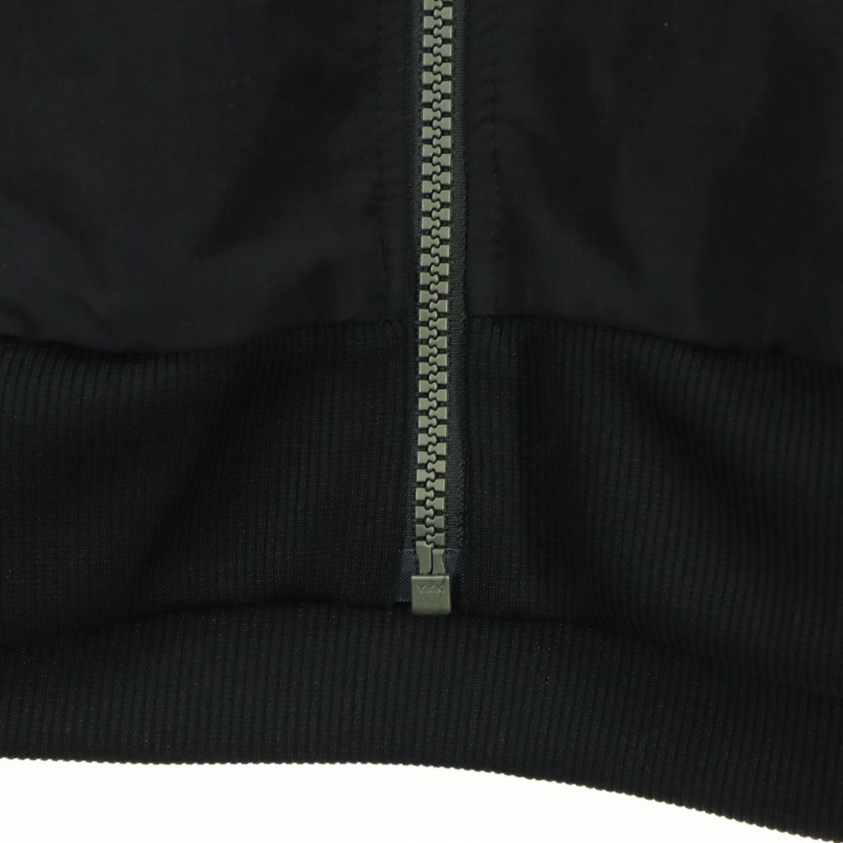 美品 PUMA プーマ 長袖 ブルゾン ナイロンジャケット M ブラック系 メンズ