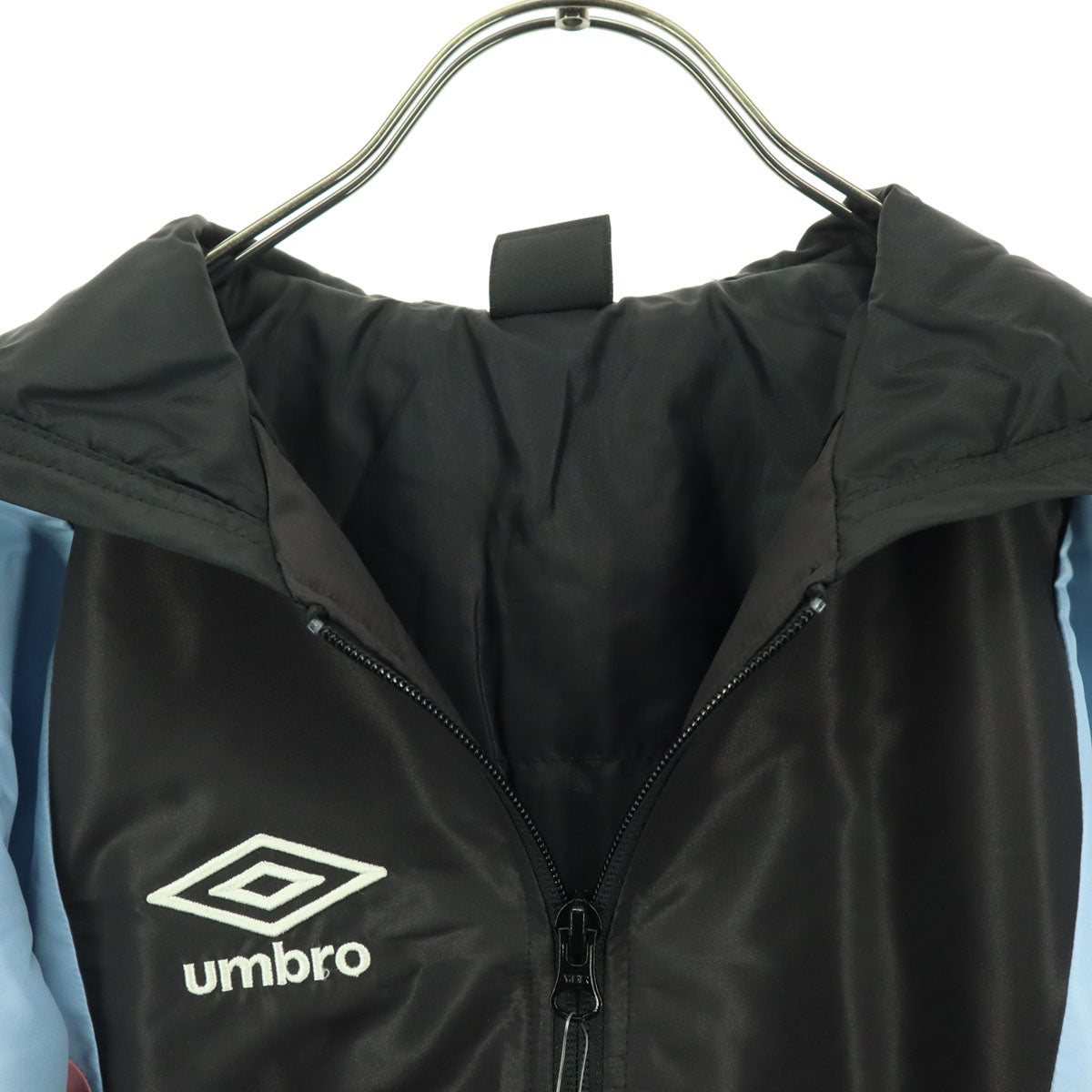 umbro アンブロ ワンポイントロゴ 長袖 中綿ジャケット M ブラック マルチカラー メンズ