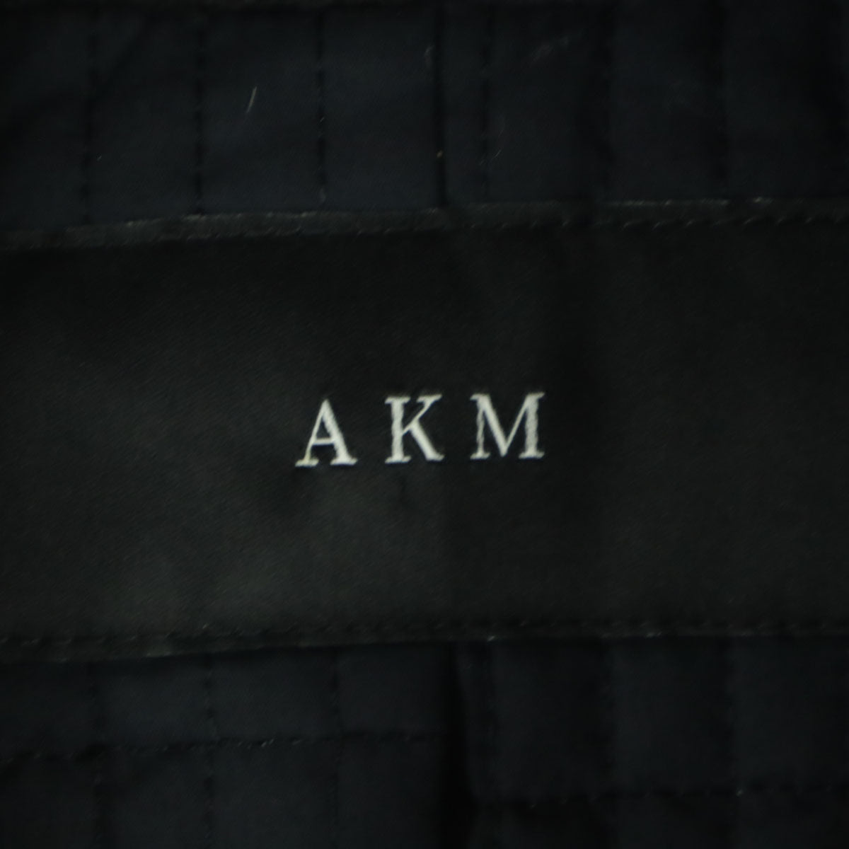 美品 AKM エイケイケム くるみボタン コート S ブラック レディース