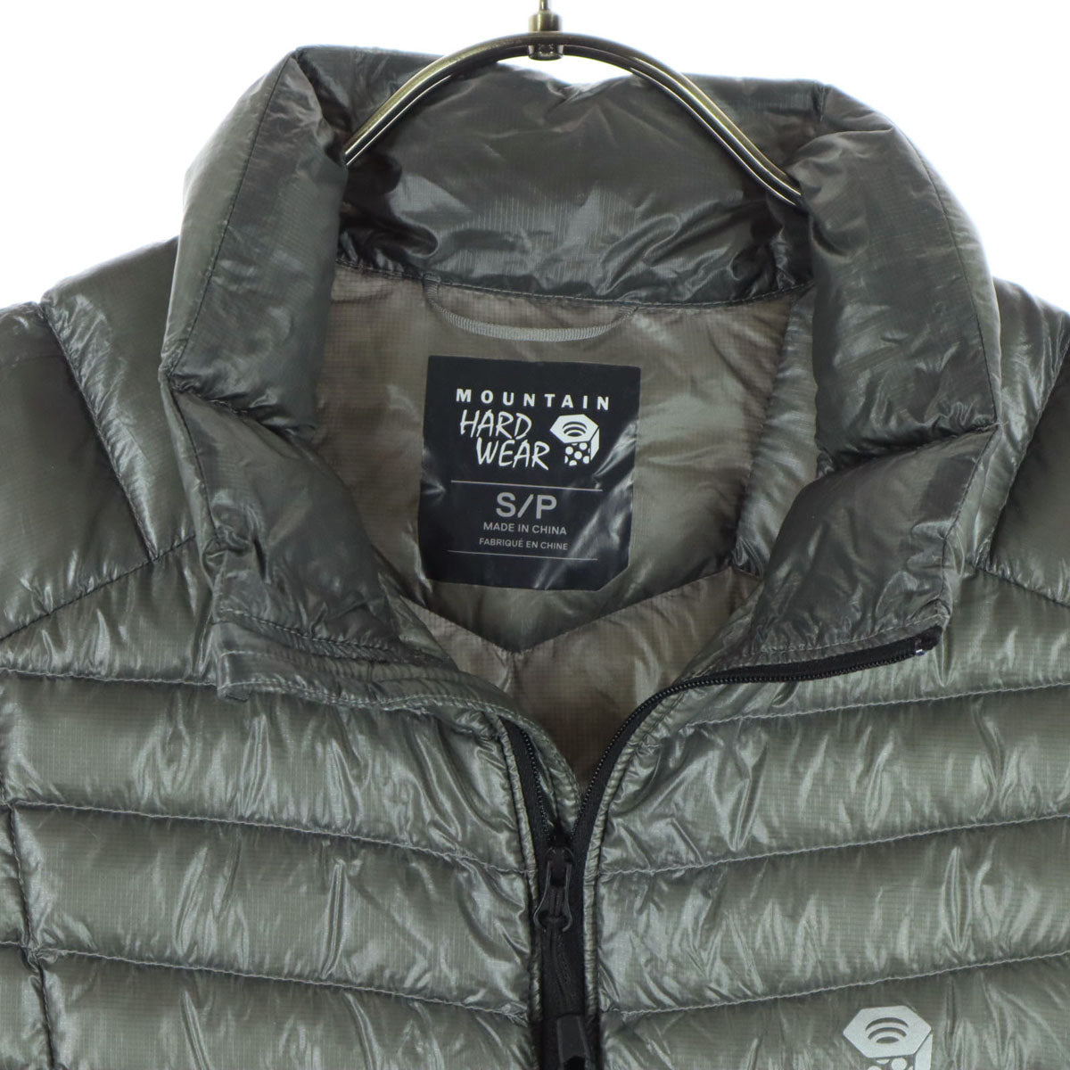 美品 MOUNTAIN HARDWEAR マウンテンハードウェア ダウンベスト S グレー メンズ