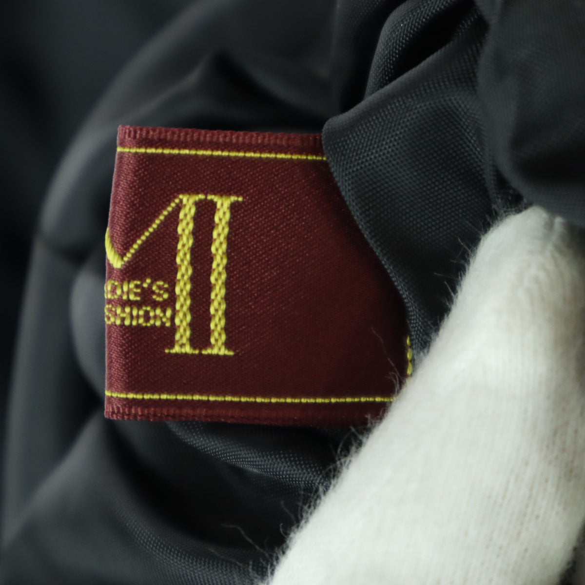 美品 ami アミ 長袖 ダウンジャケット L ブラック系 レディース