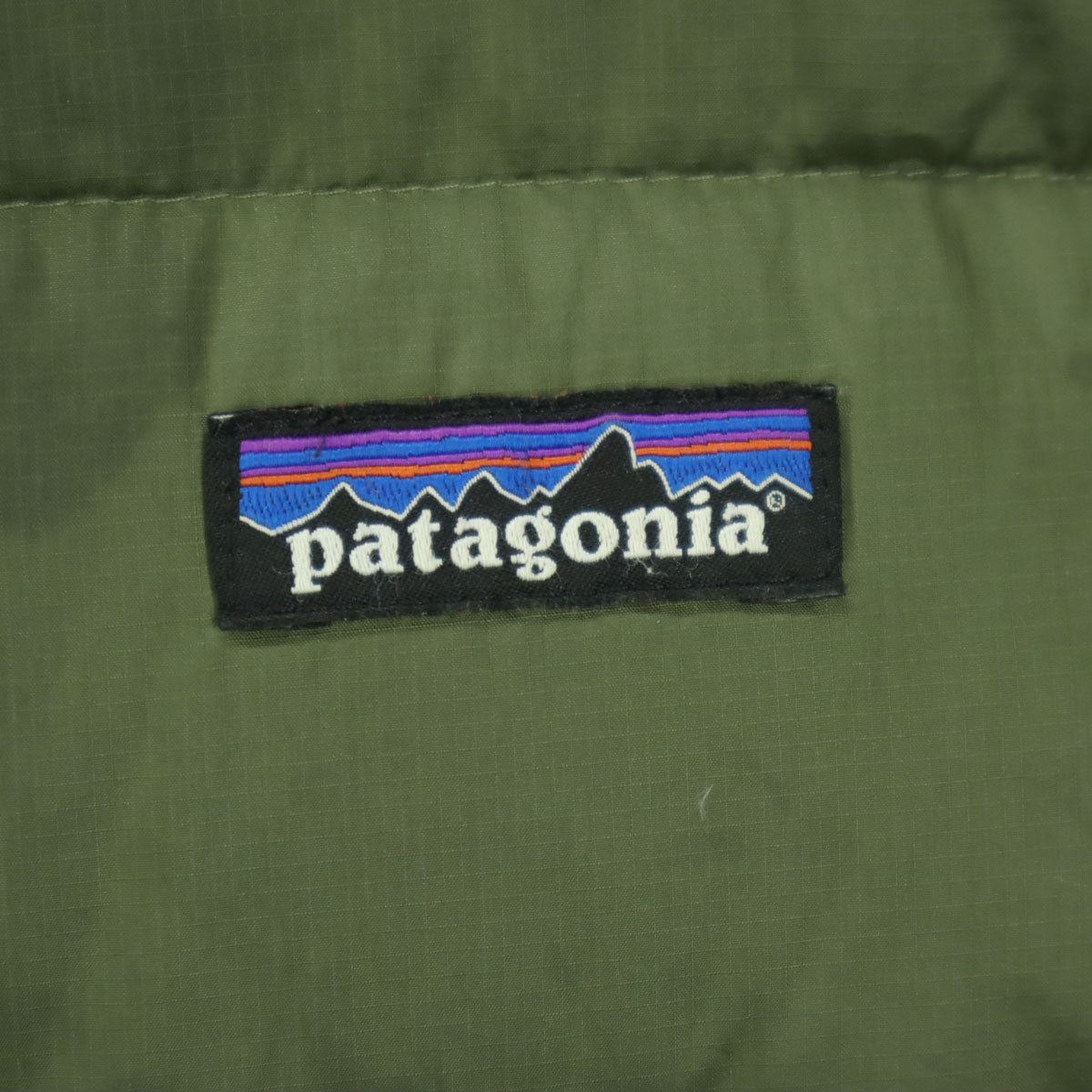 patagonia パタゴニア STY68207FA18 ワンポイントロゴ 長袖 ダウンパーカー M グリーン キッズ