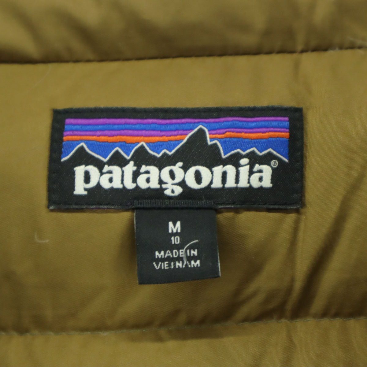 patagonia パタゴニア STY68207FA18 ワンポイントロゴ 長袖 ダウンパーカー M グリーン キッズ
