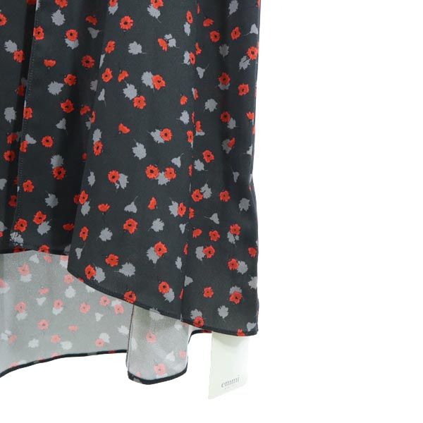 未使用 emmi atelier エミアトリエ スモールフラワー 長袖 ガウン 0 ブラック系 レディース