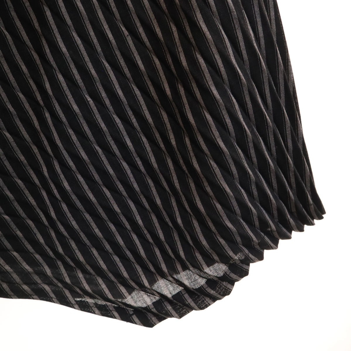 ISSEY MIYAKE WHITE LABEL イッセイミヤケホワイトレーベル 日本製 斜ストライプ柄 ロング丈 プリーツスカート 2 ブラック レディース