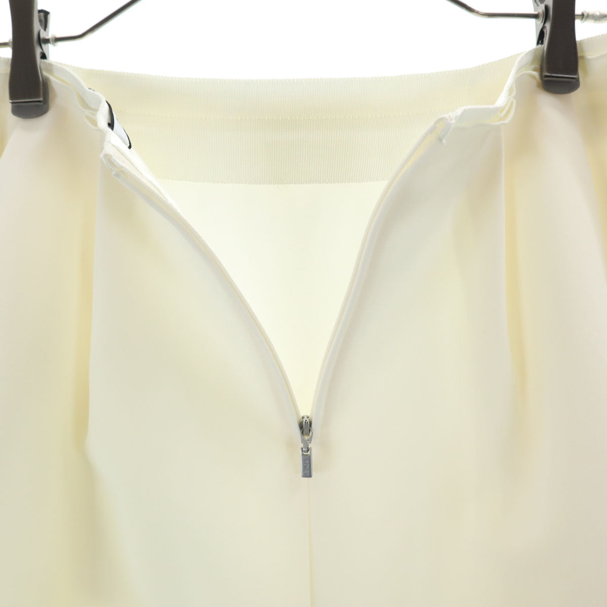 FOXEY NEW YORK フォクシーニューヨーク 日本製 ミディ丈 フレアスカート 40 ホワイト レディース