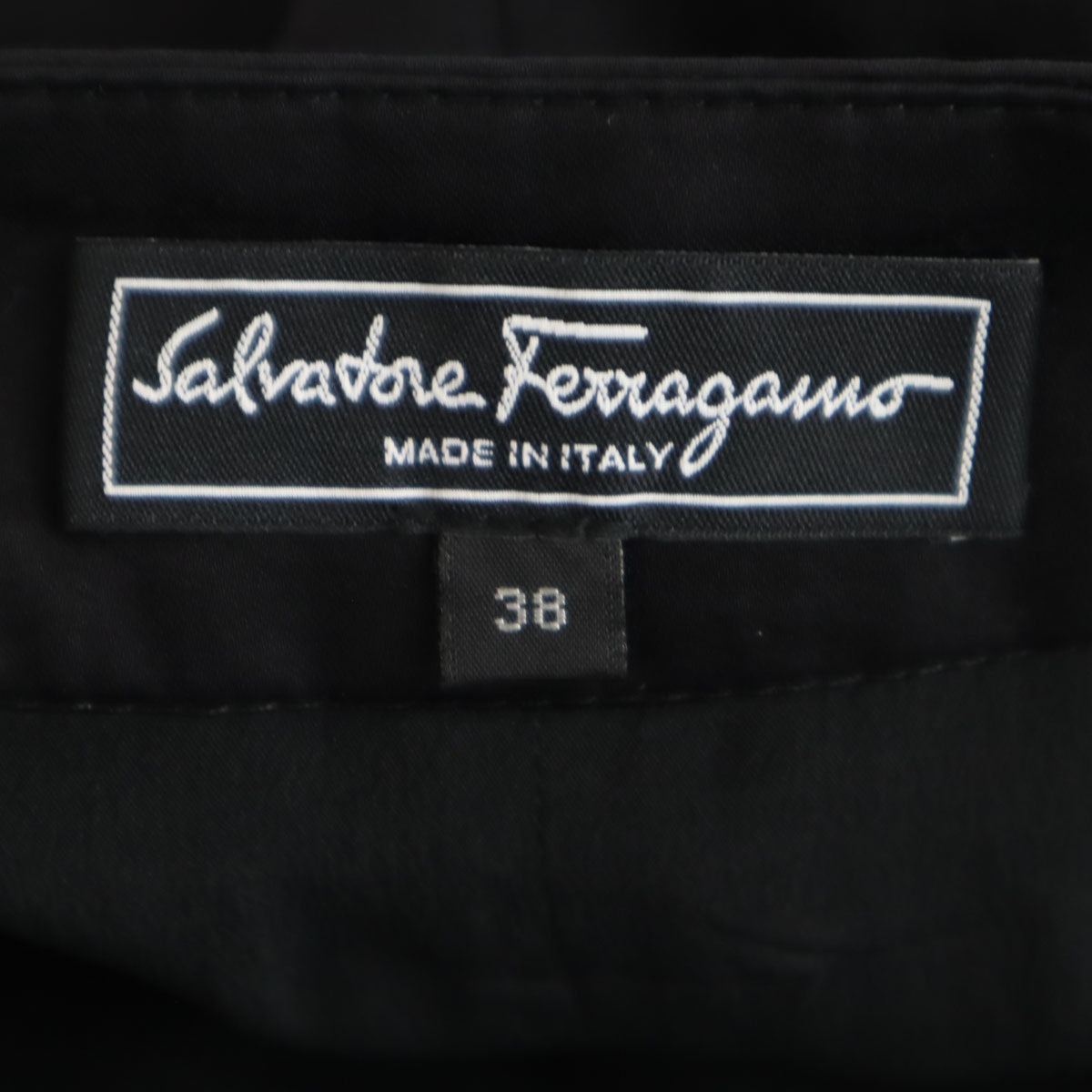 Salvatore Ferragamo サルヴァトーレフェラガモ イタリア製 ミディ丈 タイトスカート 38 ブラック レディース