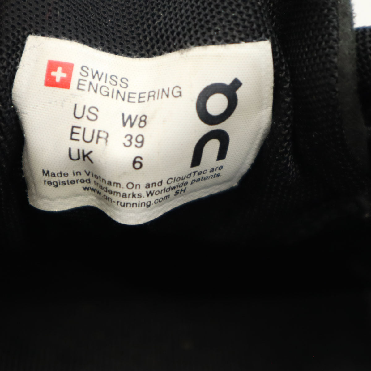 On SWISS ENGINEERING オン スイス エンジニアリング Cloud ランニング シューズ US W8 ブラック クラウド スニーカー 靴 レディース