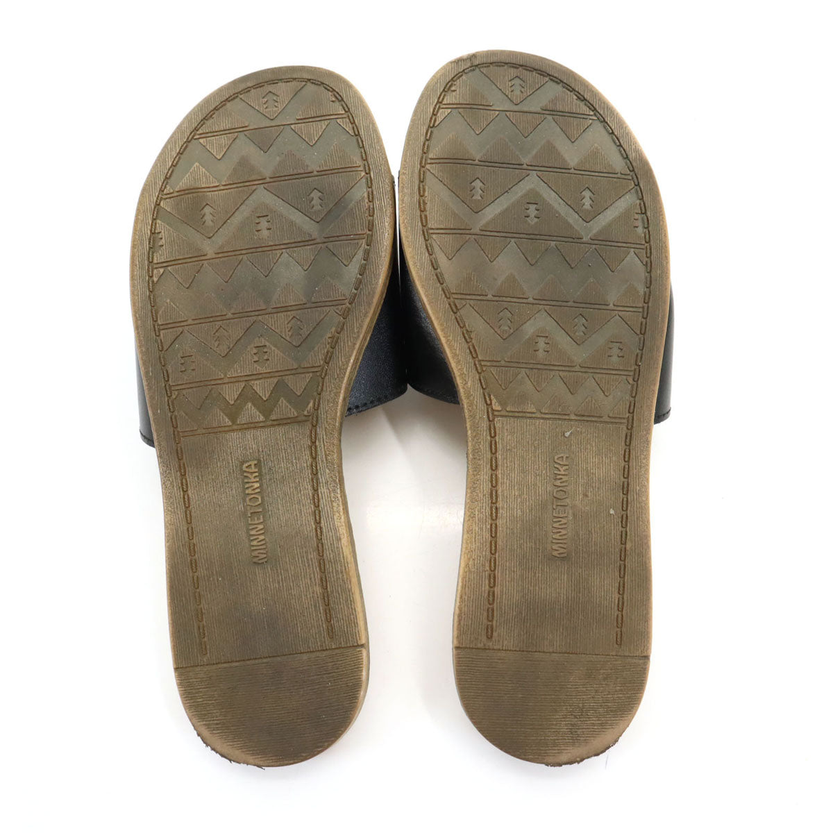 Minnetonka ミネトンカ コンチョレザー サンダル 7M ブラック 箱付き レディース