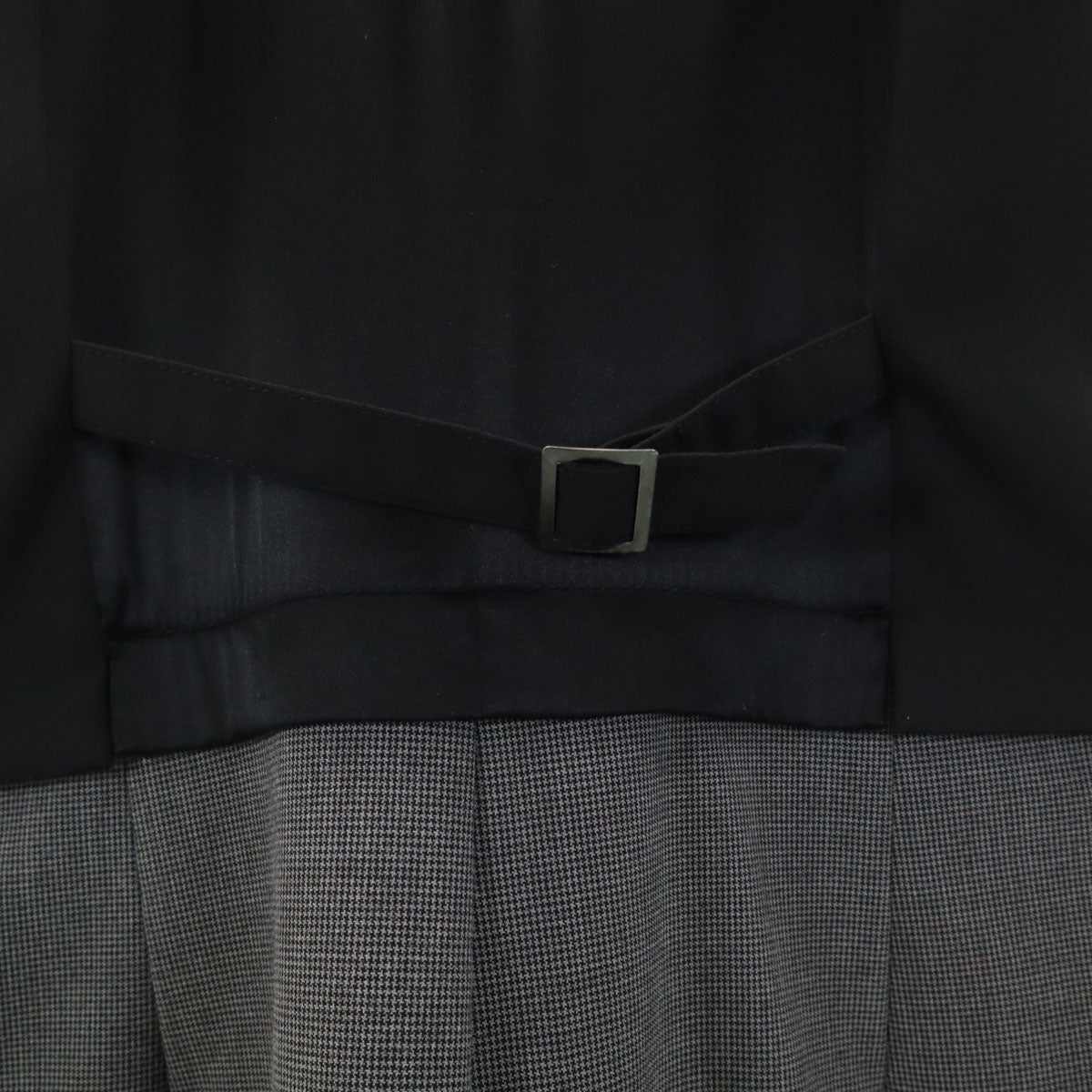 ARMANI EXCHANGE アルマーニエクスチェンジ ベスト ノースリーブ オールインワン 2 黒系 レディース