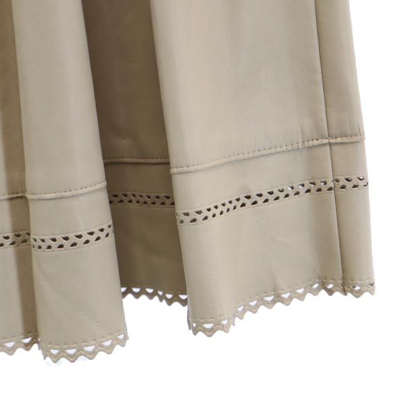 FOXEY NEW YORK フォクシーニューヨーク 日本製 ミニ丈 レザーライク フレアスカート 38 ベージュ系 バックジップ レディース