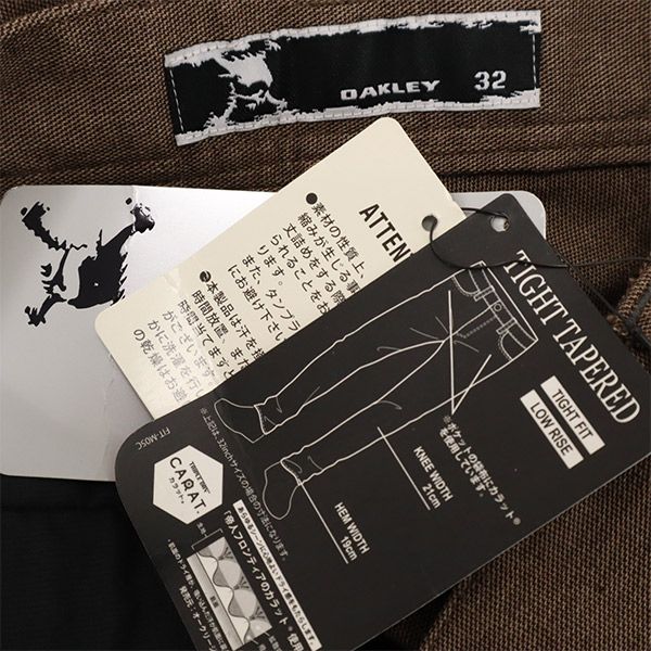 未使用 OAKLEY オークリー ロゴ刺繍 ゴルフ タイト テーパードパンツ w32 ブラウン メンズ