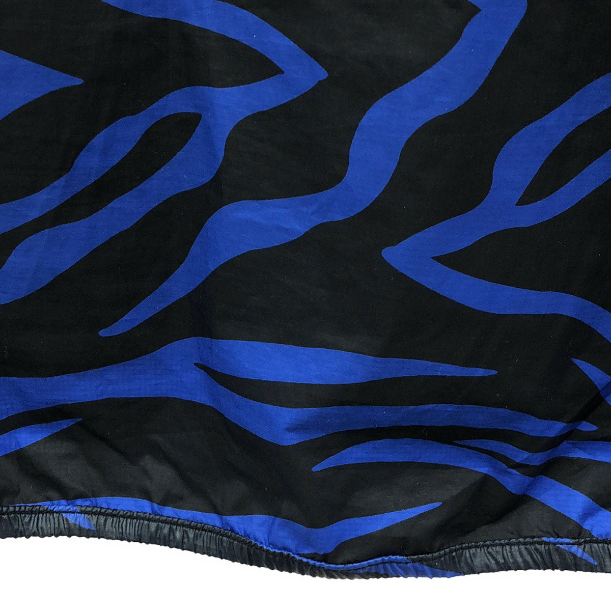 THE NORTH FACE ザノースフェイス パープルレーベル ロゴプリント フード付き マウンテンパーカー L ブラック×ブルー アウトドア NP2335N Mountain Wind Parka メンズ