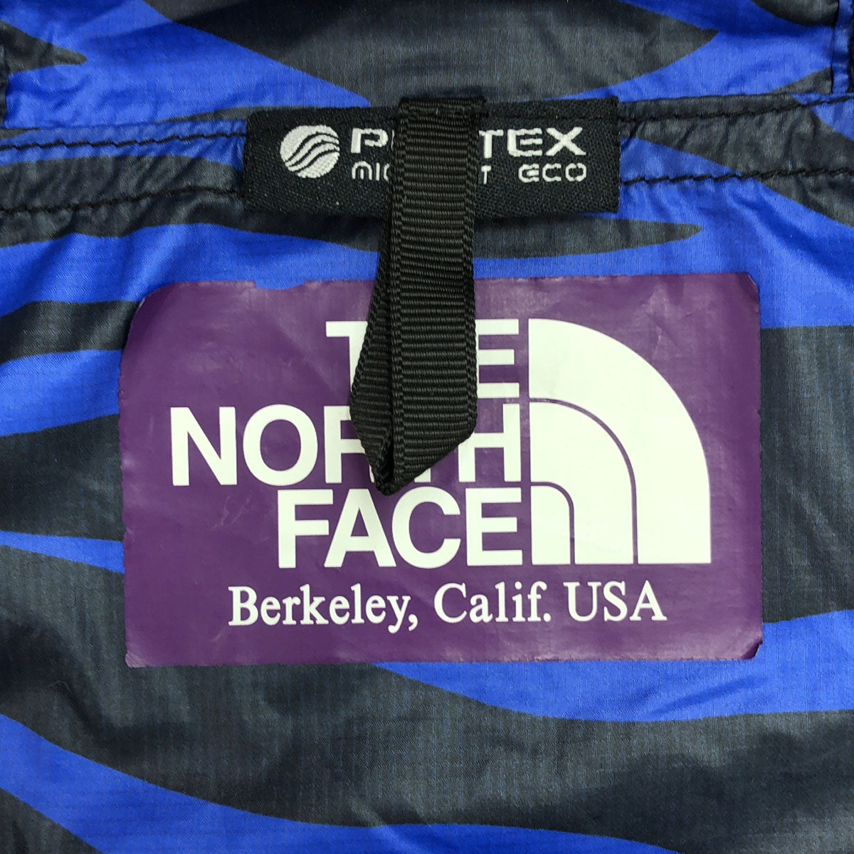 THE NORTH FACE ザノースフェイス パープルレーベル ロゴプリント フード付き マウンテンパーカー L ブラック×ブルー アウトドア NP2335N Mountain Wind Parka メンズ