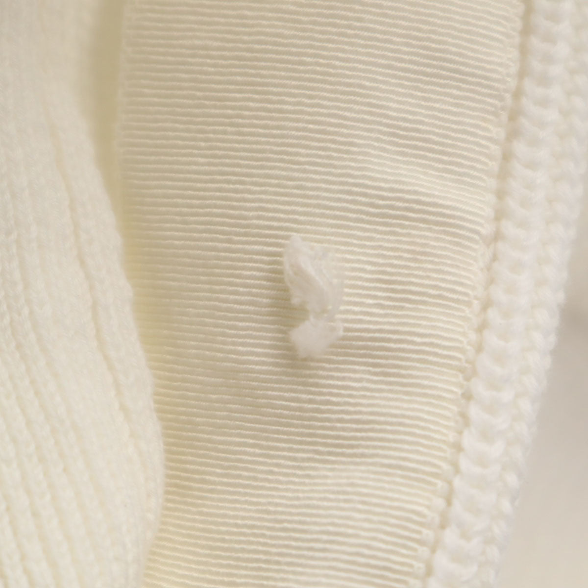 Salvatore Ferragamo サルヴァトーレフェラガモ イタリア製 長袖 Vネック ニットカーディガン L ホワイト レディース