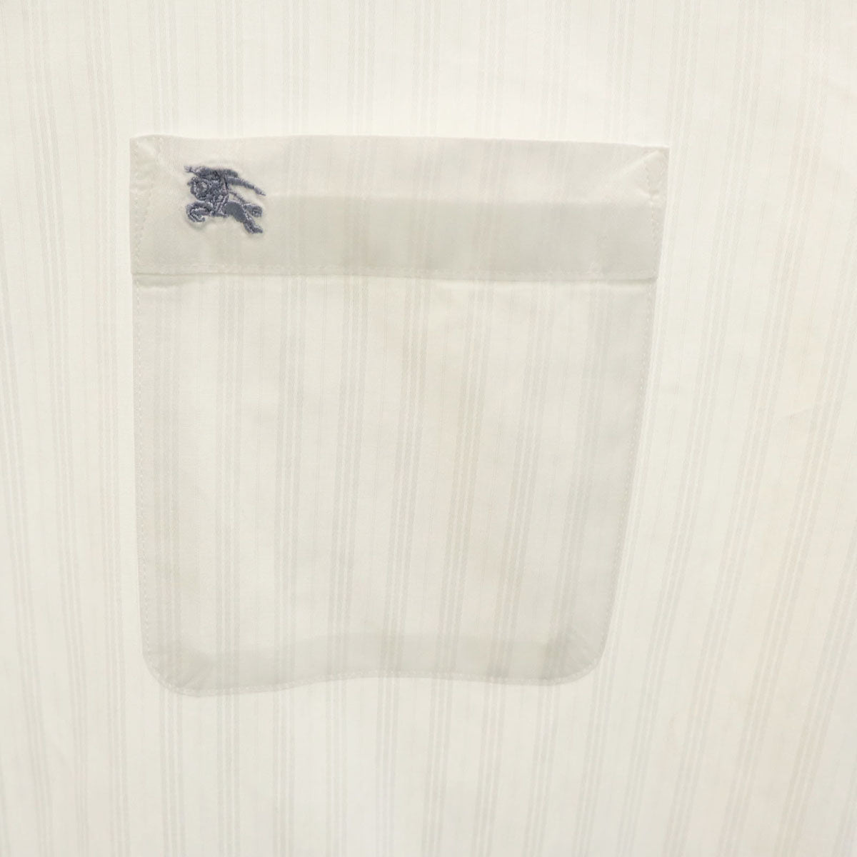 バーバリーブラックレーベル　メンズホワイトクリーム色 今シーズン売り切り バーバリーブラックレーベル メンズホワイトクリーム色 今シーズン