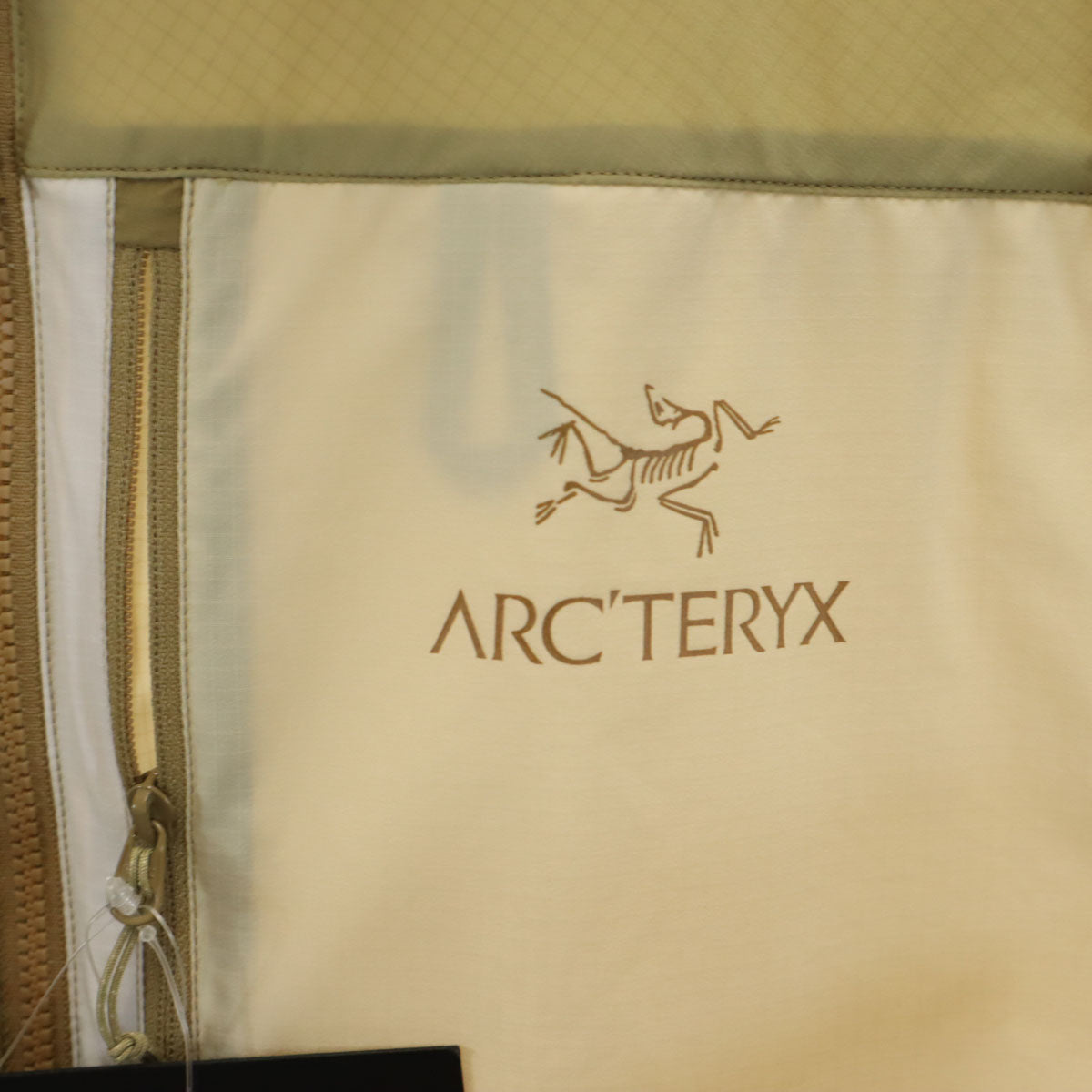 未使用 ARC'TERYX アークテリクス BEAMS ビームス 別注 スコーミッシュフーディー ウインドブレーカー XXL ベージュ アウトドア ビッグサイズ メンズ