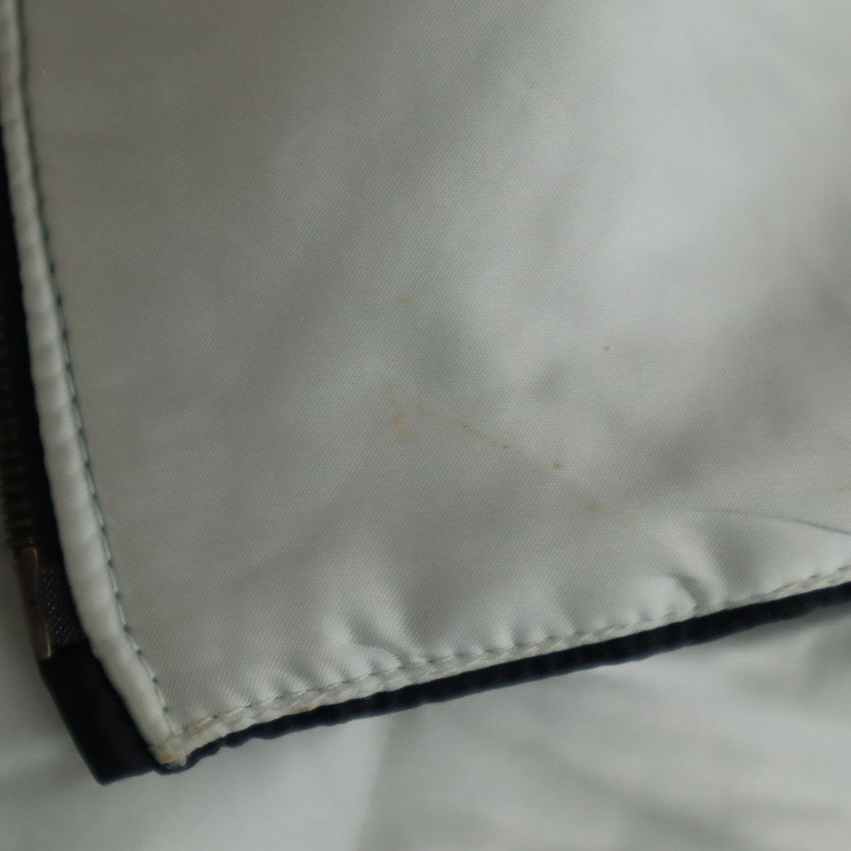 PRADA プラダ ブルガリア製 ノーカラー 中綿ジャケット 40 濃紺 レディース