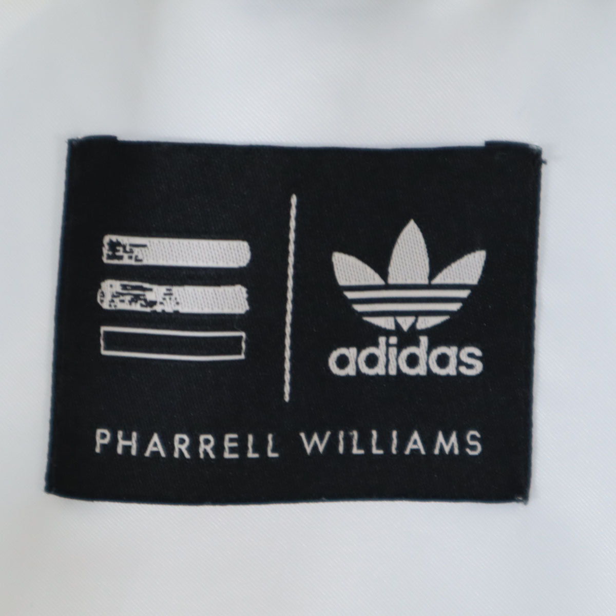 adidas アディダス PHARRELL WILLIAMS ファレルウィリアムス コラボ スタジャン XS 水色系 メンズ