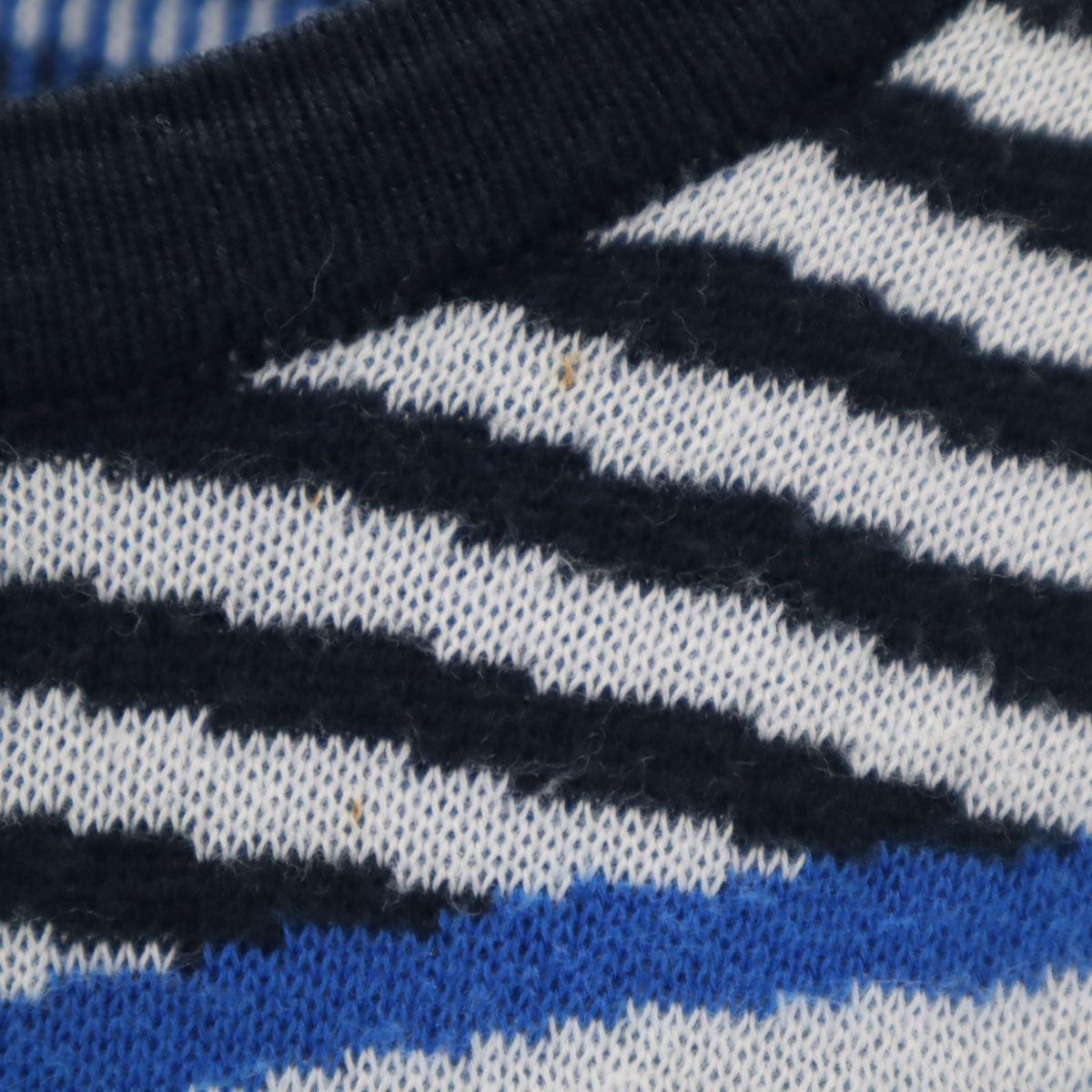 ARMANI EXCHANGE アルマーニエクスチェンジ 斜めストライプ 長袖 セーター XS ホワイト系 ニット メンズ