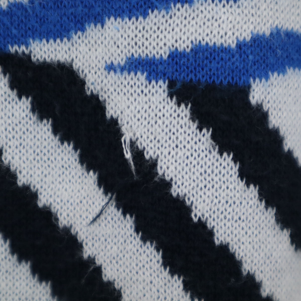 ARMANI EXCHANGE アルマーニエクスチェンジ 斜めストライプ 長袖 セーター XS ホワイト系 ニット メンズ