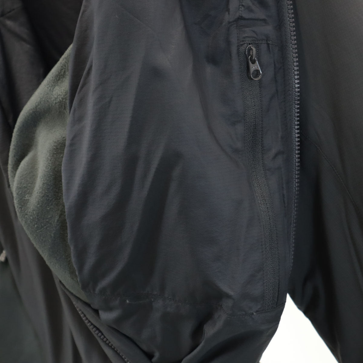 ARC'TERYX アークテリクス Atom LT Hoody 中綿ジャケット M チャコールグレー アウトドア メンズ