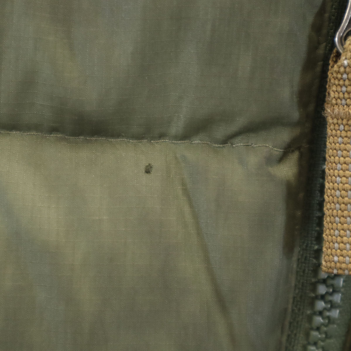 patagonia パタゴニア ダウンジャケット M カーキ 68207 アウトドア キッズ