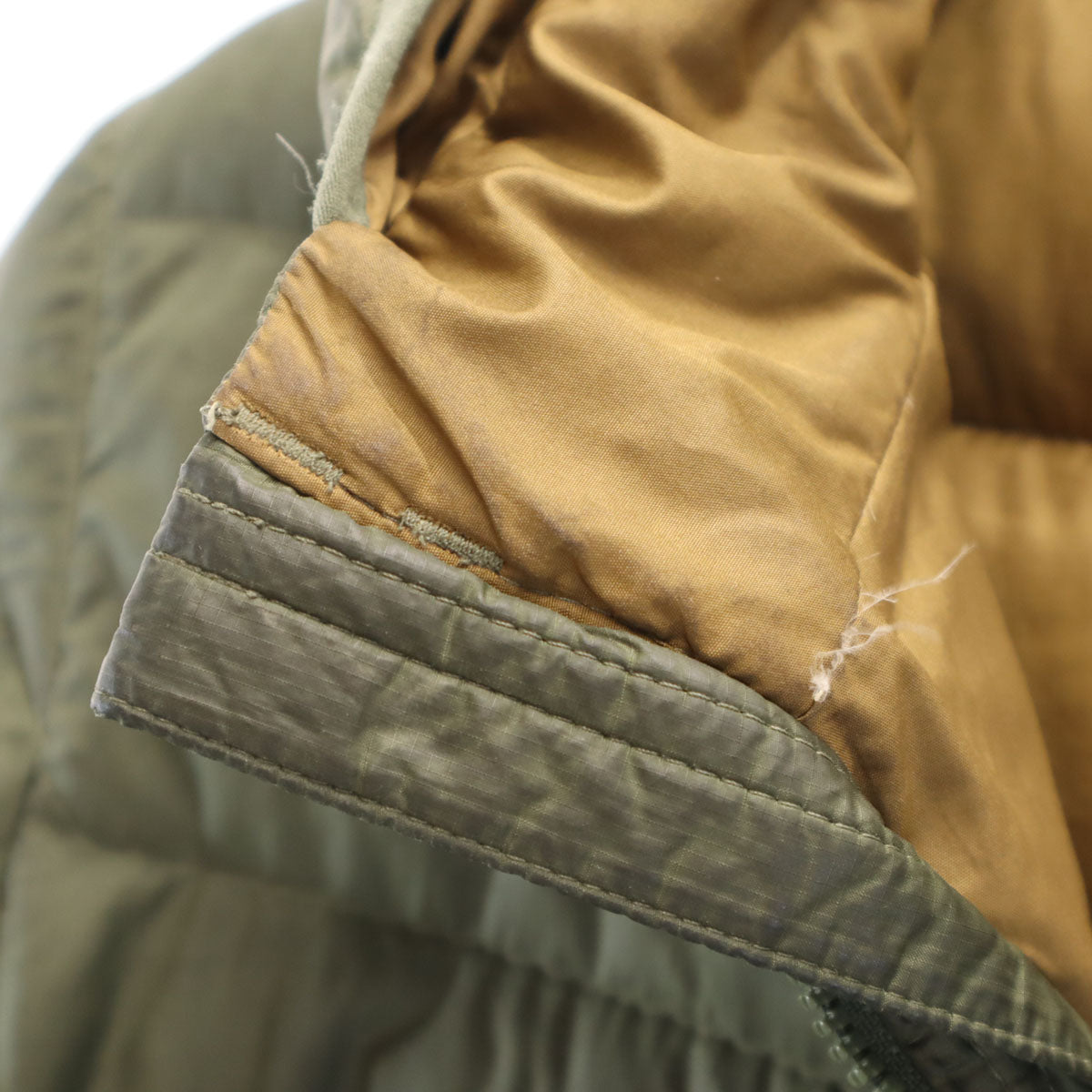 patagonia パタゴニア ダウンジャケット M カーキ 68207 アウトドア キッズ