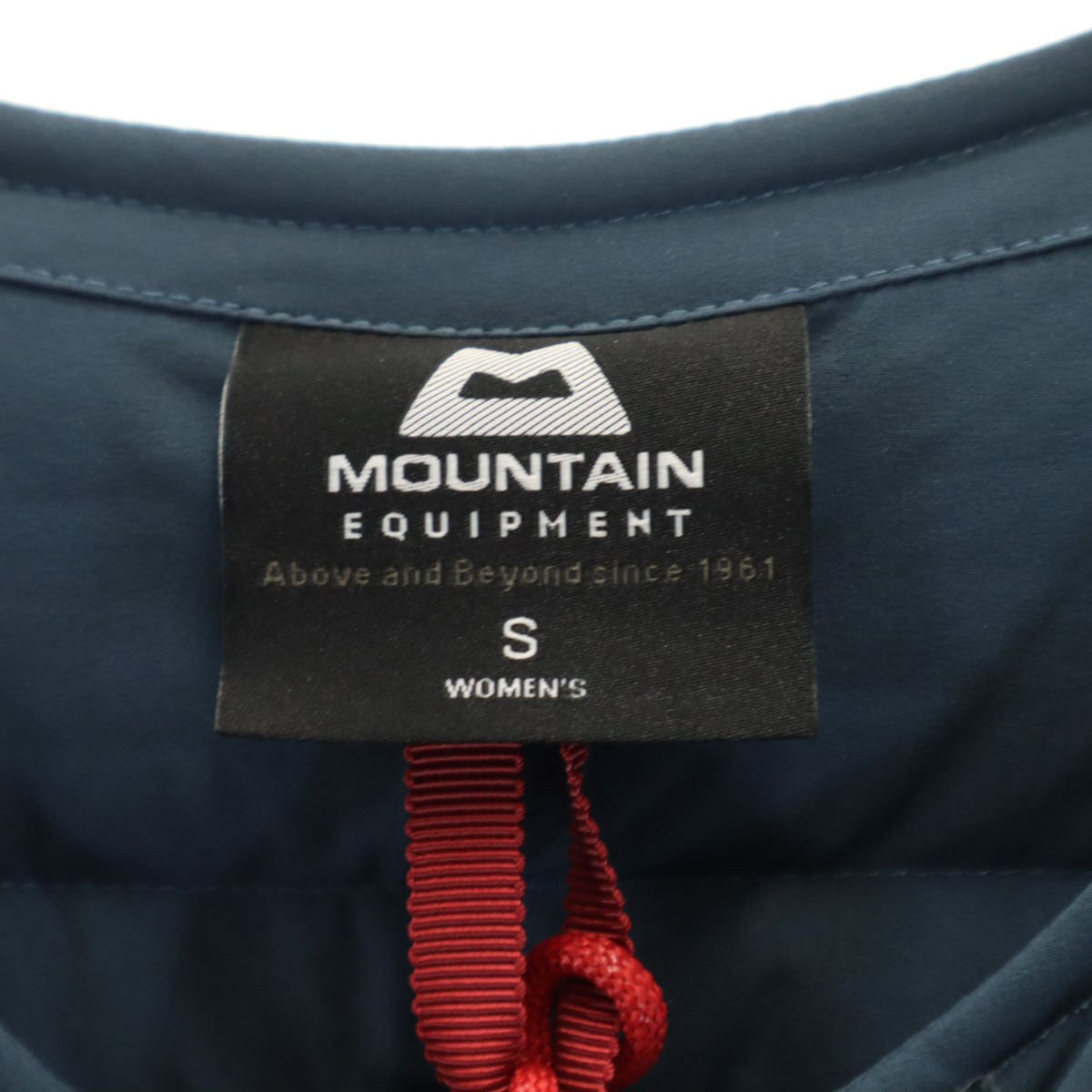 未使用 MOUNTAIN EQUIPMENT マウンテンイクイップメント ノーカラー ダウンジャケット S ネイビー 収納袋付き レディース