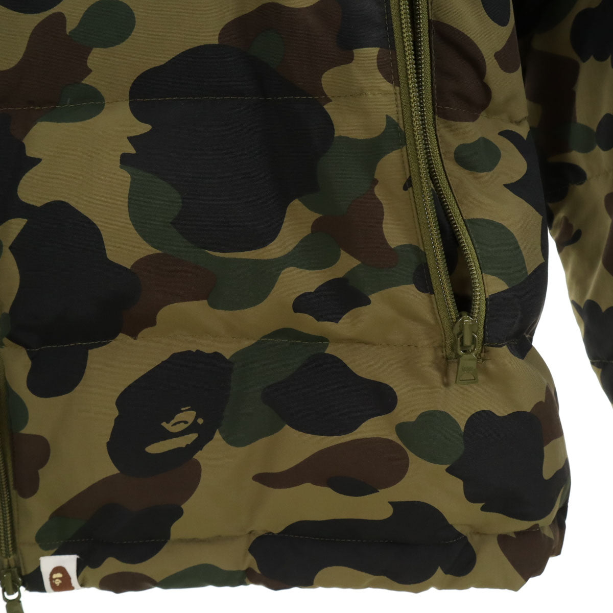 美品 A BATHING APE アベイシングエイプ カモフラ柄 ダウンジャケット 2XL オリーブ系 迷彩 ビッグサイズ メンズ