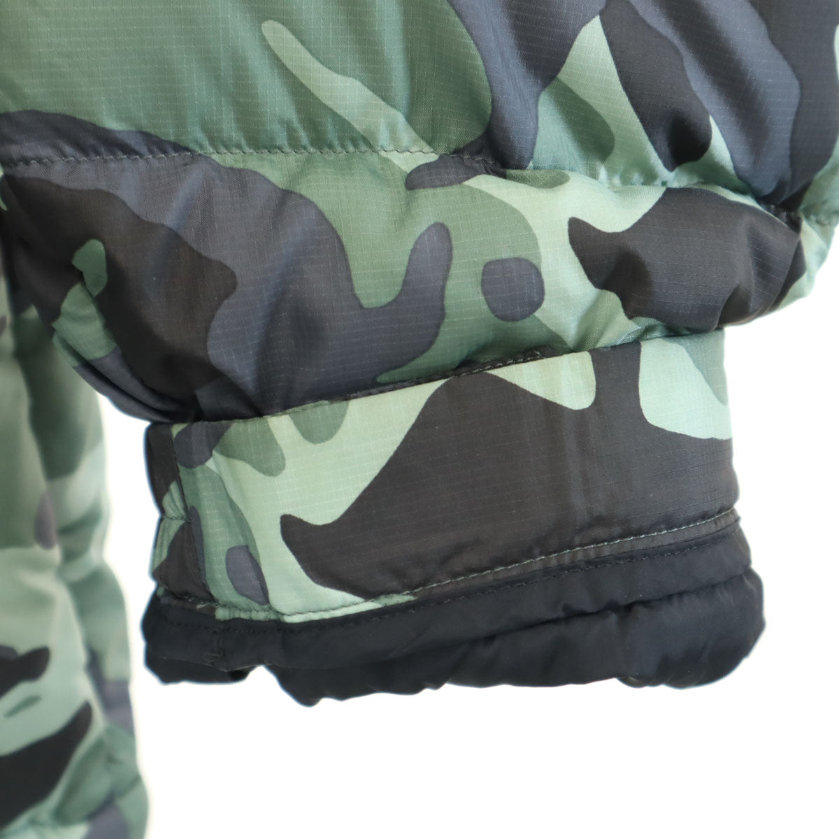 THE NORTH FACE ノースフェイス カモフラ柄 ノベルティー ヌプシ ダウンジャケット XL グリーン系 ND91842 アウトドア 迷彩 メンズ