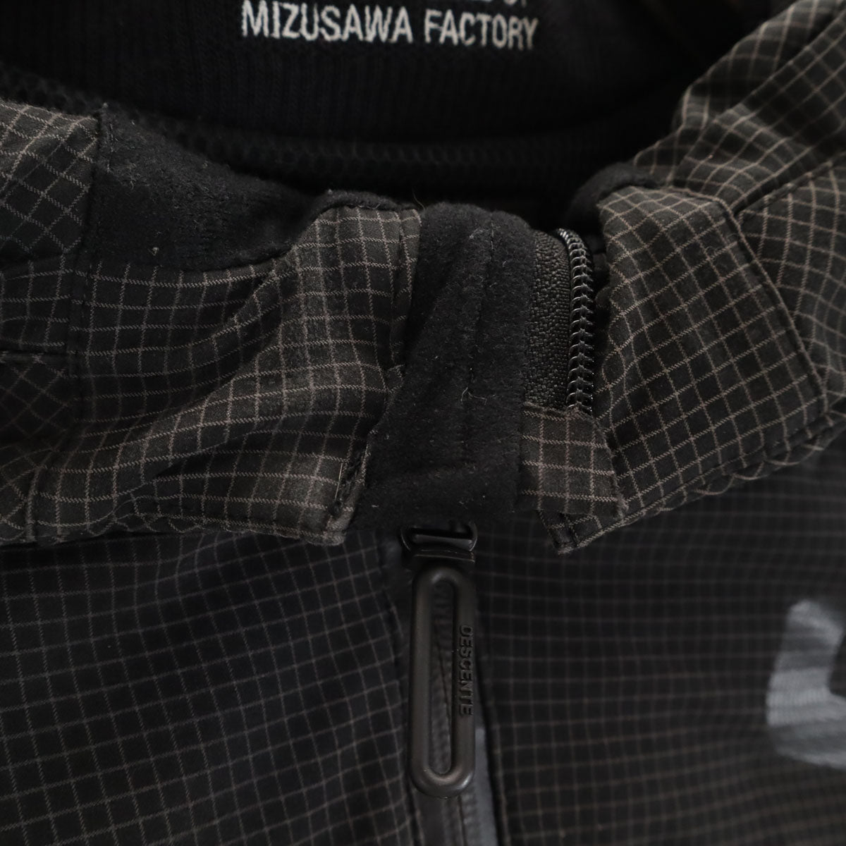 DESCENTE デサント チェック柄 水沢 ダウンジャケット L チャコールブラック メンズ