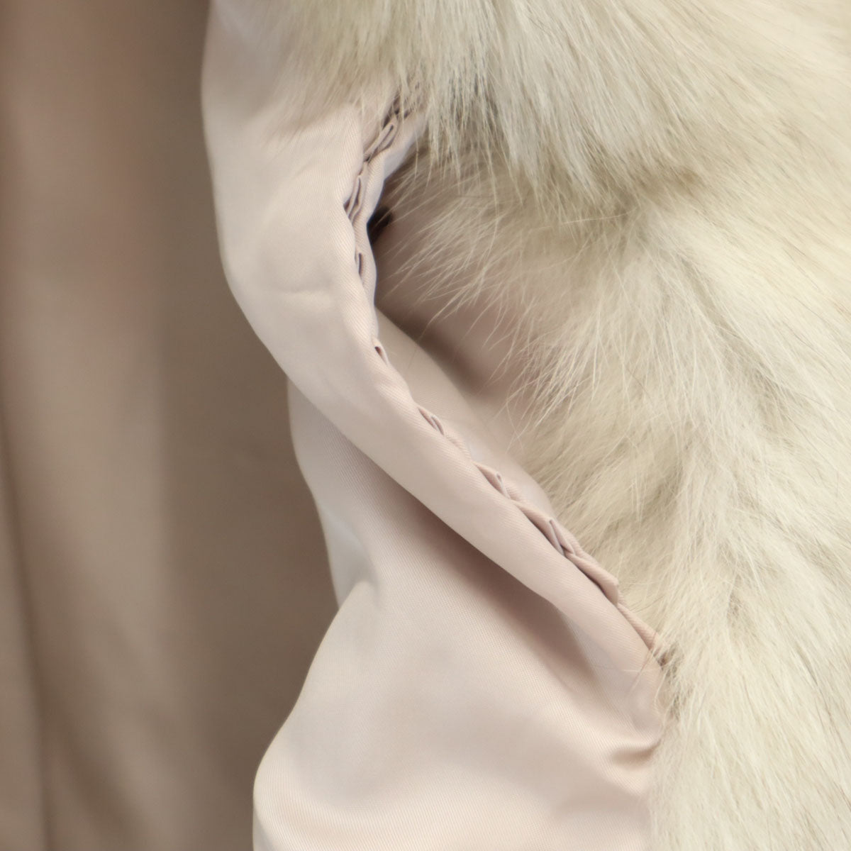 美品 SAGA FOX サガフォックス ファーコート 11 グレージュ レディース