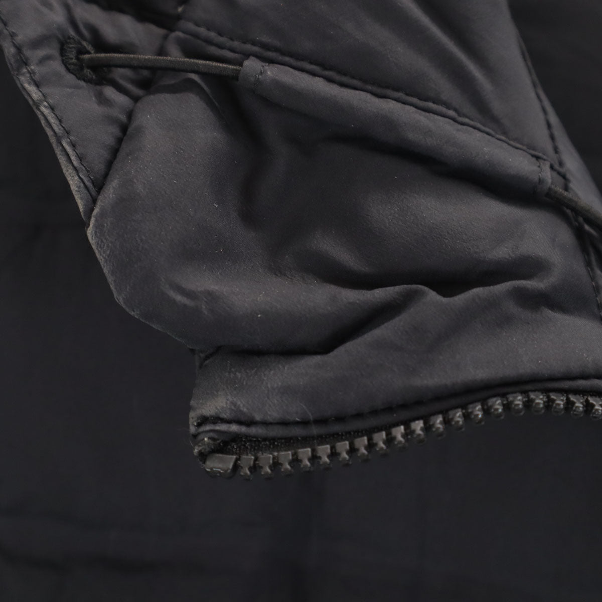 UNIQLO ユニクロ ウルトラライト シームレス ダウンパーカー M ブラック 収納袋付き レディース