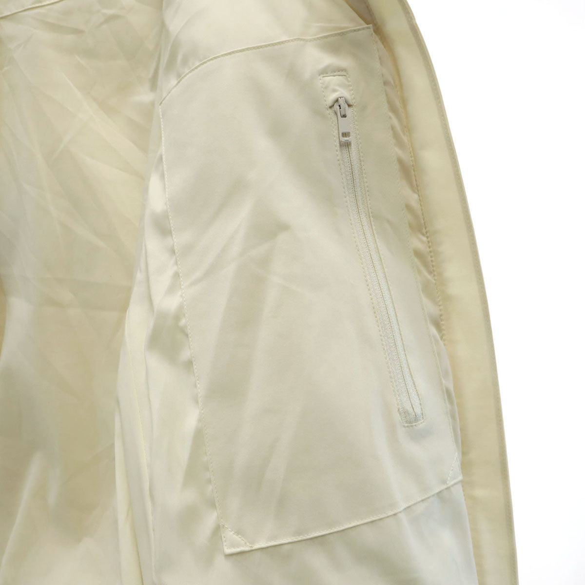 UNIQLO ユニクロ シームレス ダウンジャケット M クリーム レディース