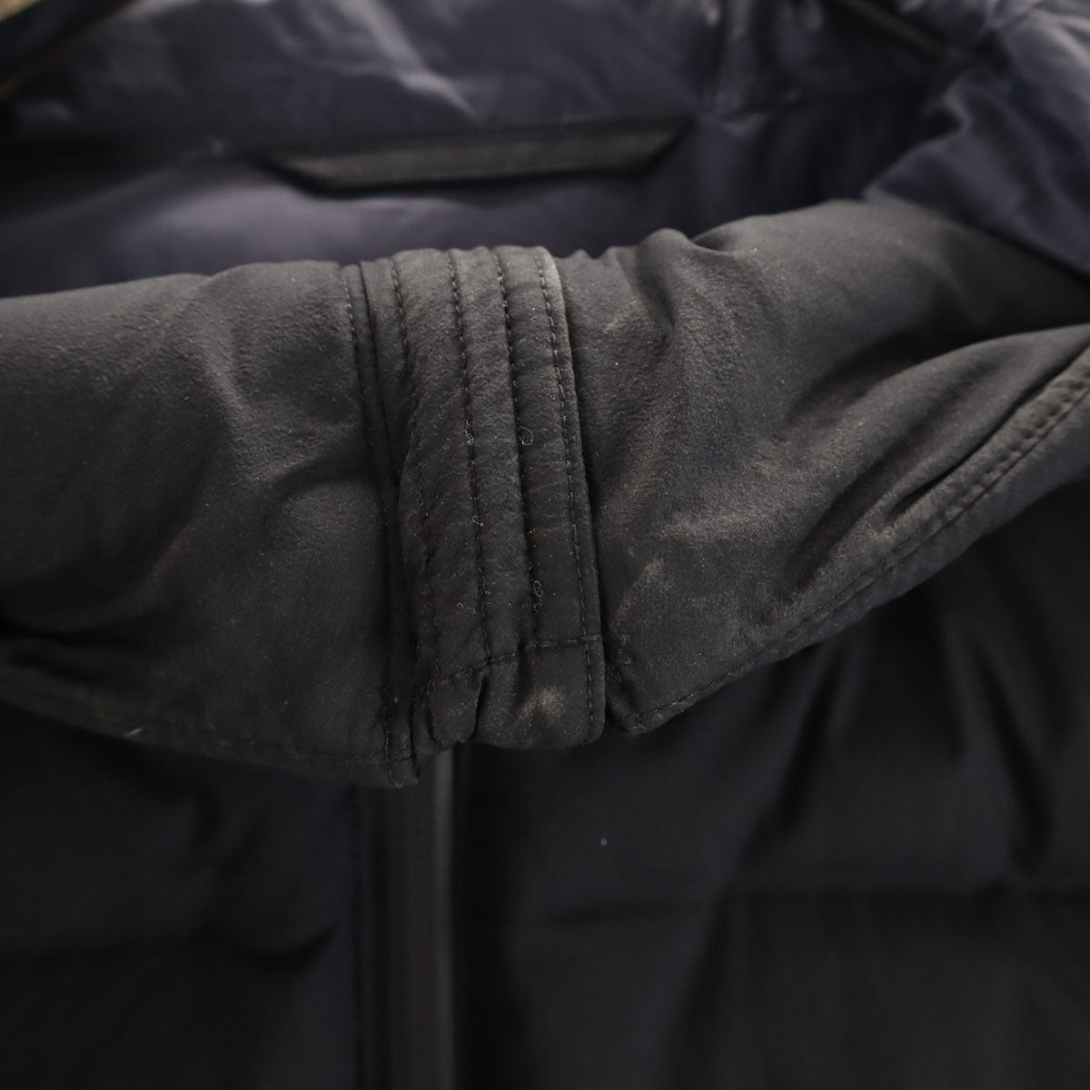 UNIQLO ユニクロ 長袖 シームレス ダウンパーカー S ブラック メンズ