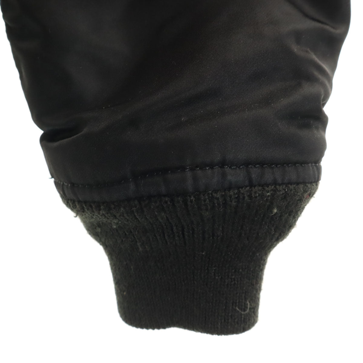 AVIREX アヴィレックス バック アーチロゴ MA-1 フライトジャケット ブラック 中綿 ミリタリー レディース