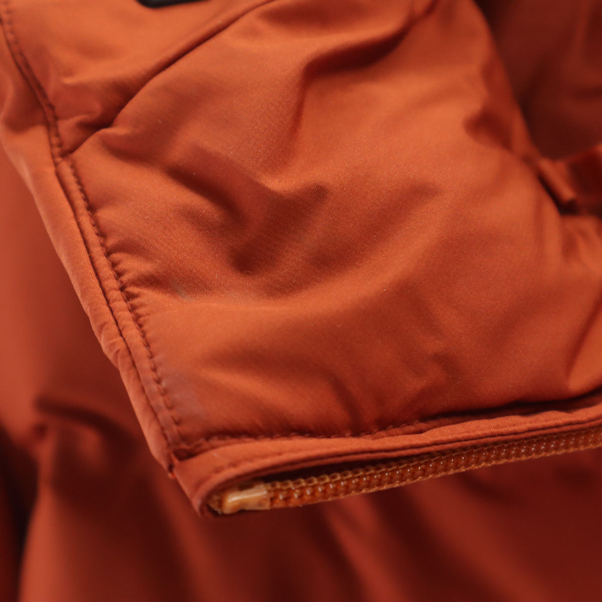UNIQLO ユニクロ シームレス ダウンパーカー S レンガ色 メンズ